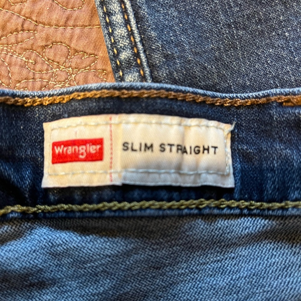 BOGO 1/2 off - Wrangler jeans 36x32 - Picture 4 of 7